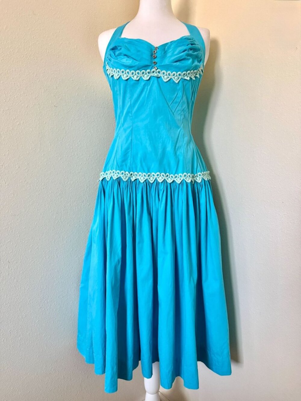 Vintage 1950s Sleeveless Halter Full Circle Skirt Party Dress In Light Blue